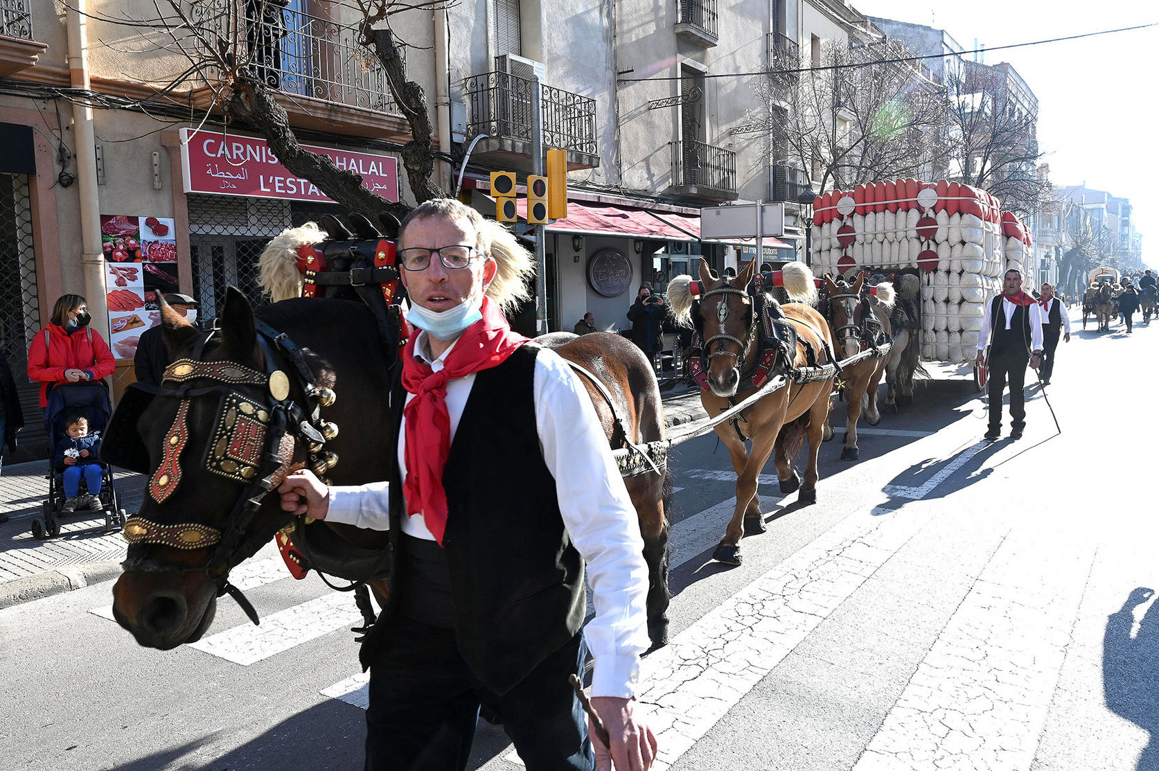 La festa de Sant Antoni Abat omplirà els carrers i places de Caldes amb els Tres Tombs i el Ball de Plaça