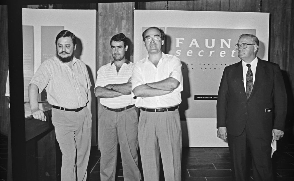 D'esquerra a dreta, Pere Formiguera, Joan Fontcuberta, l'alcalde de Granollers, Josep Pujadas, a l'inauguració de "Fauna secreta" el 1991 